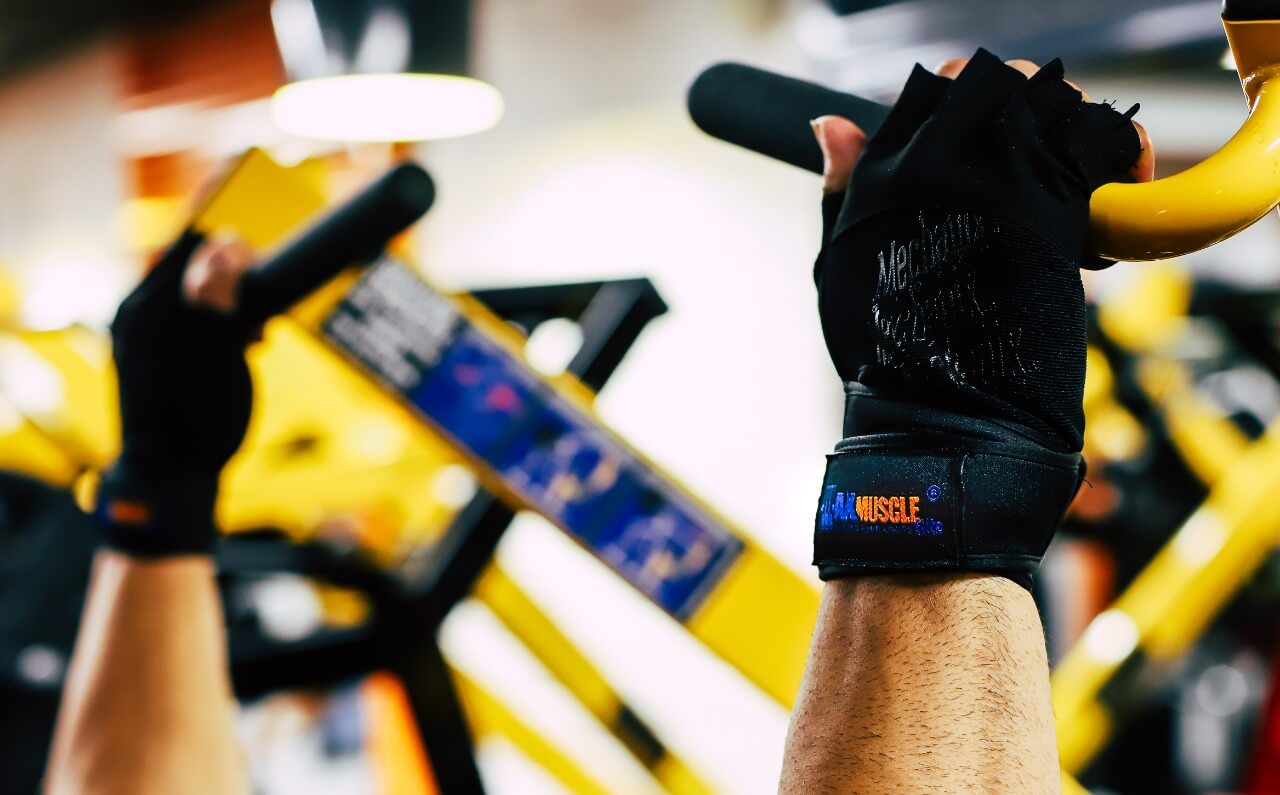 Max muscle gloves with wrist support-Black-L
